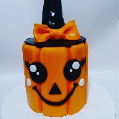 Pastel personalizado de Halloween en Quito hecho por DiPastel
