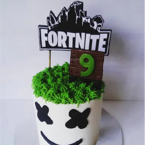 Pastel personalizado de fortnite en Quito hecho por DiPastel