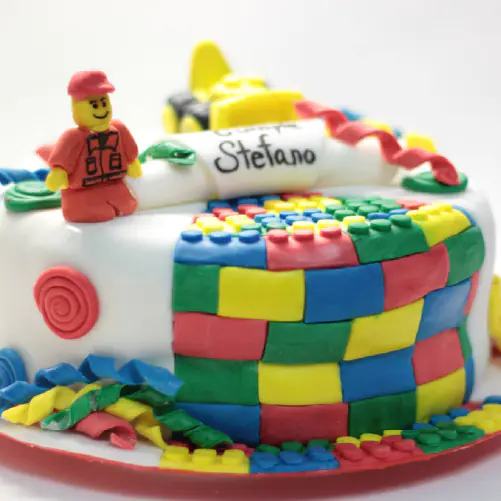 Pastel personalizado de Lego en Quito hecho por DiPastel