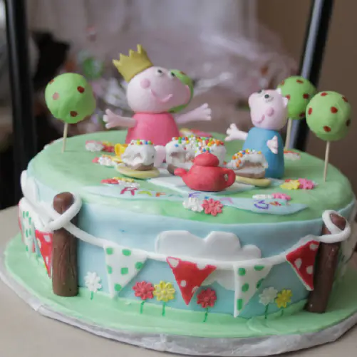 Pastel personalizado de Peppa Pig en Quito hecho por DiPastel